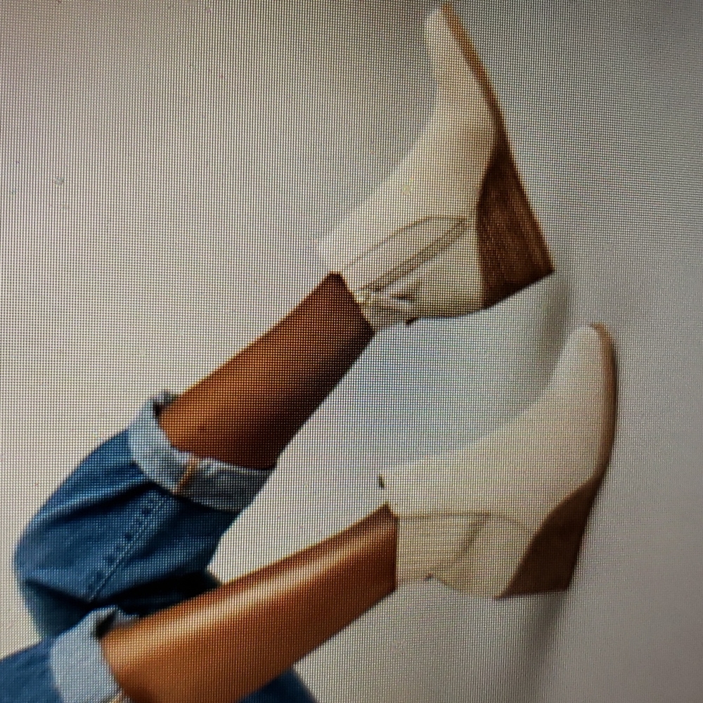 NEW Toms Suede Bootie - Picture 9 of 10